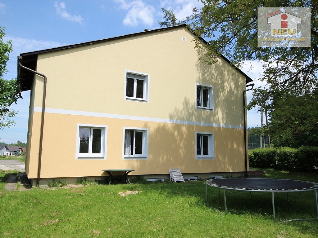 Wohnzimmer Saniertes Gemeinde - Saniertes Zweifamilienwohnhaus 185m² in Moosburg