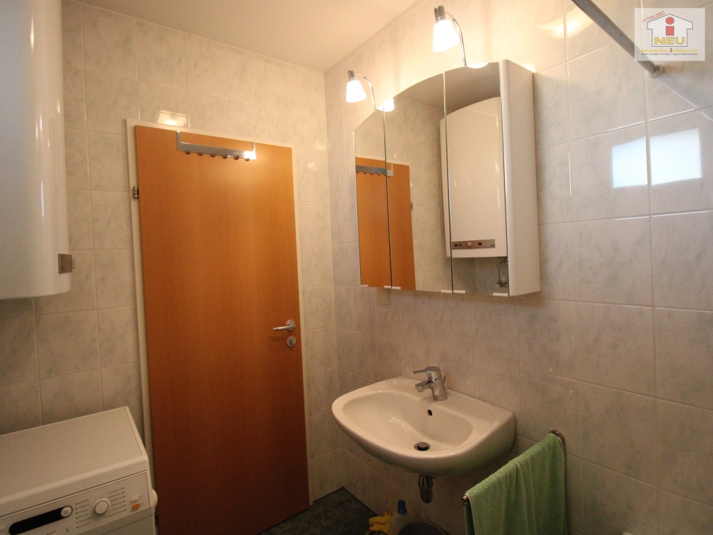 Balkon Zugang Küche - Neuwertige 2-Zimmerwohnung in Wolfsberg    