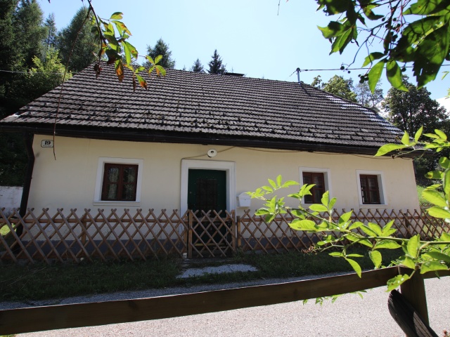 Älteres Bauernhaus als Ferienhaus mit Nebengebäude - Sittersdorf 