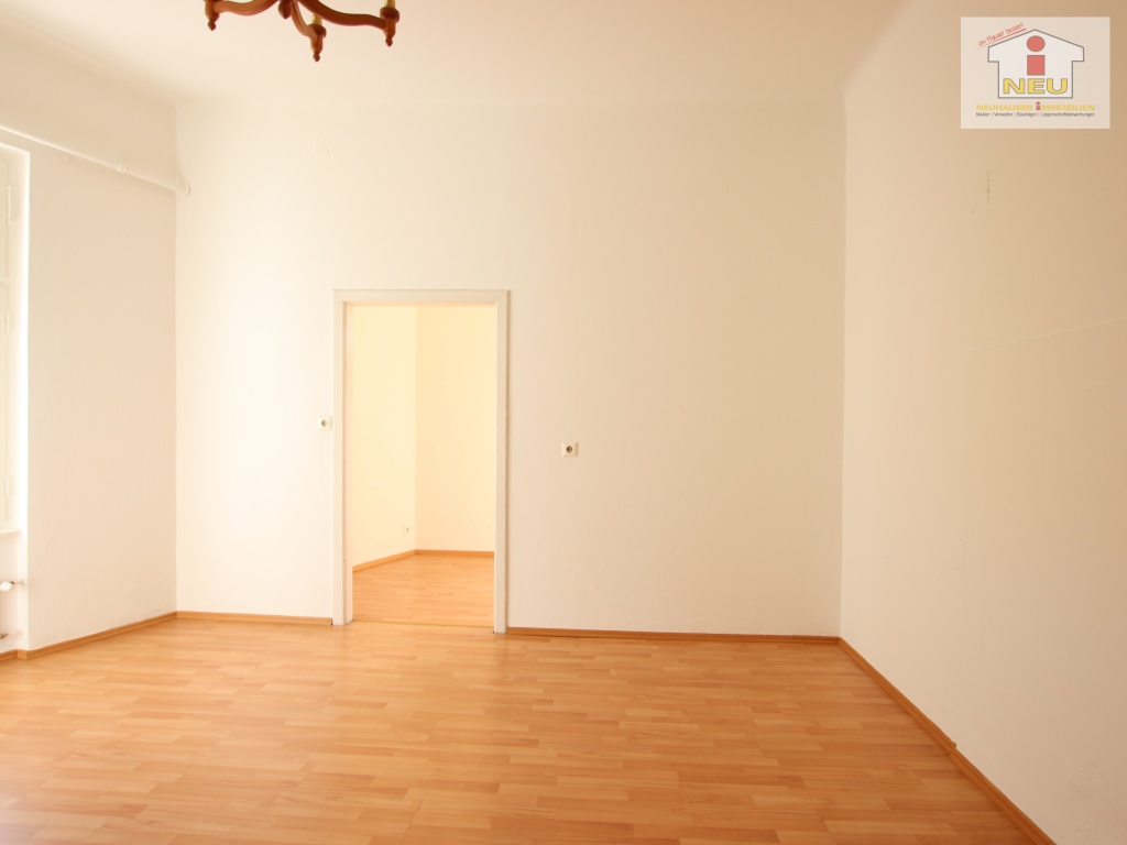 Zimmer eignet Räume - Schöne, sanierte 3 Zi Altbauwohnung 90m² in der Bahnhofstrasse