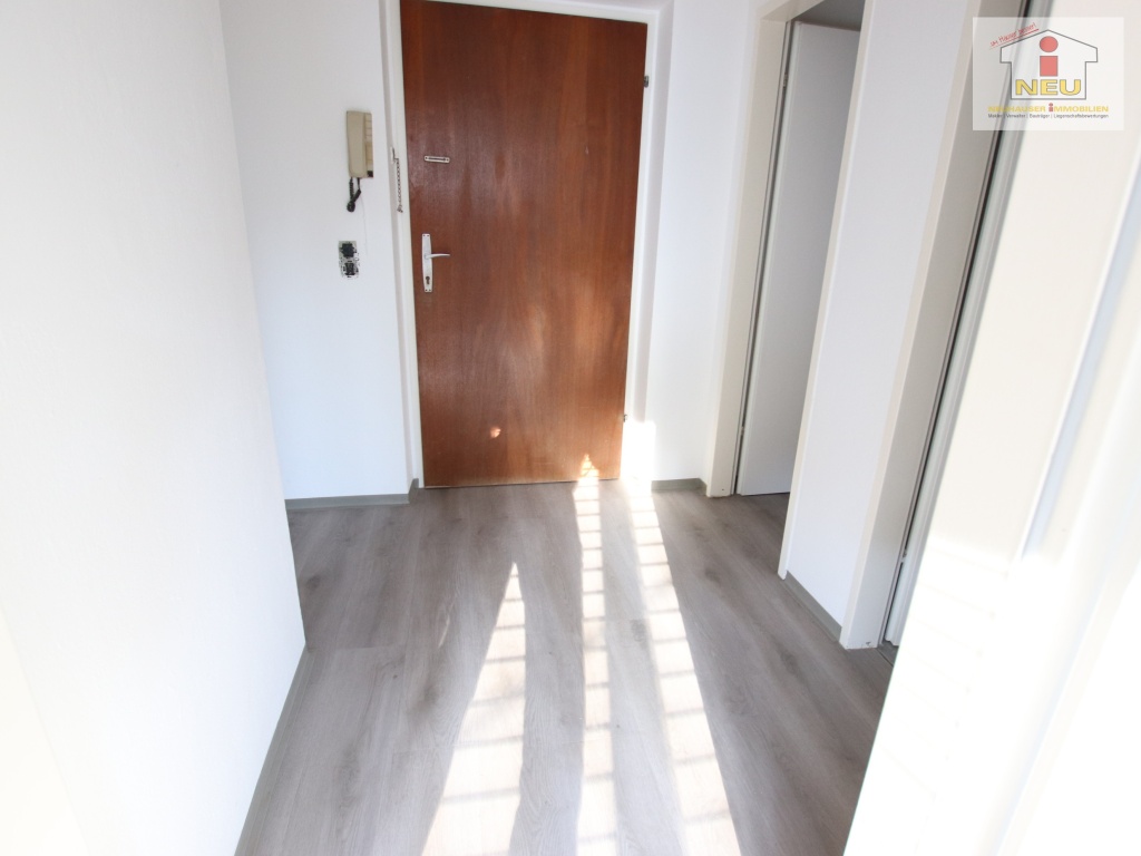 bestehend Garderobe zugeteilt - Schöne sanierte 40,00m² 1,5 Zimmer Wohnung in Eberstein