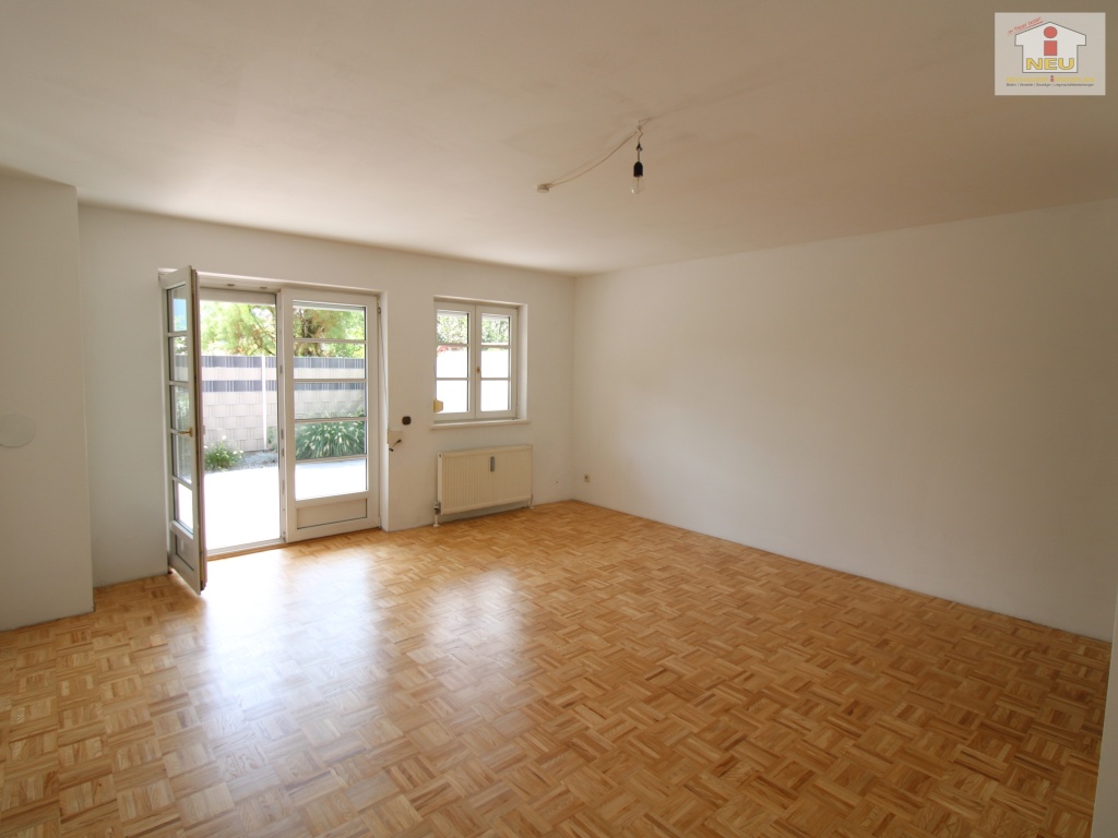 Schlafzimmer Liegenschaft Wohnfläche - 2 Zimmer Gartenwohnung in Waidmannsdorf mit Tiefgarage