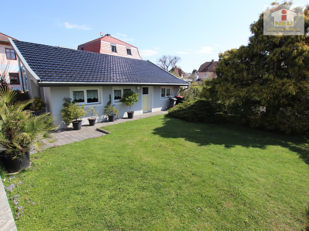 Gartengestaltung Flächenangaben Luftwärmepumpe - Villa mit 230m² und 2.243m² Baugrund mit Pool und 60m² Gartenhaus in Waidmannsdorf - Superlage