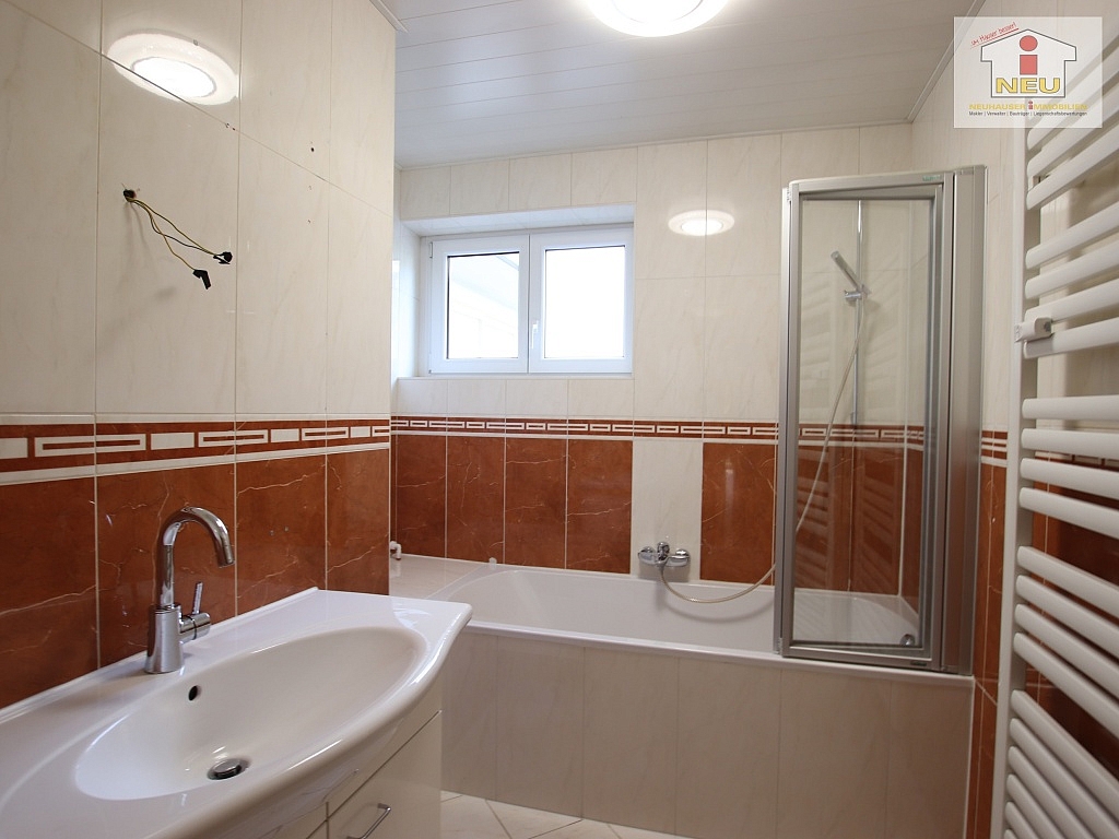 Sofort Wasser unter - Schöne sanierte 4 Zi Wohnung 100m² mit 570m² Garten und 1 Werkstatt - Rotschitzen