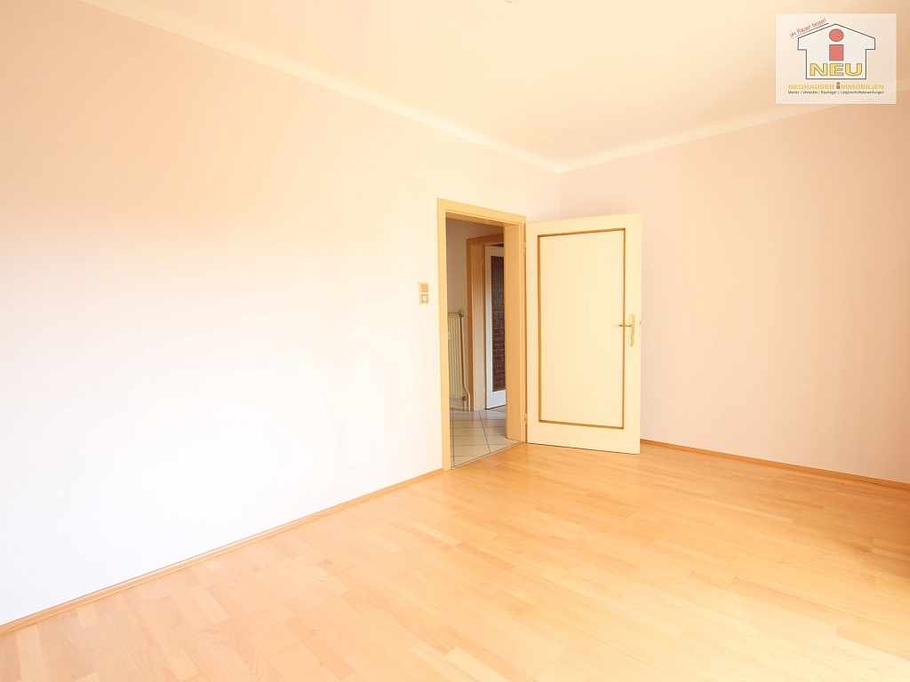 unmöbliert Lagerplatz Wohnküche - Schöne sanierte 4 Zi Wohnung 100m² mit 570m² Garten und 1 Werkstatt - Rotschitzen