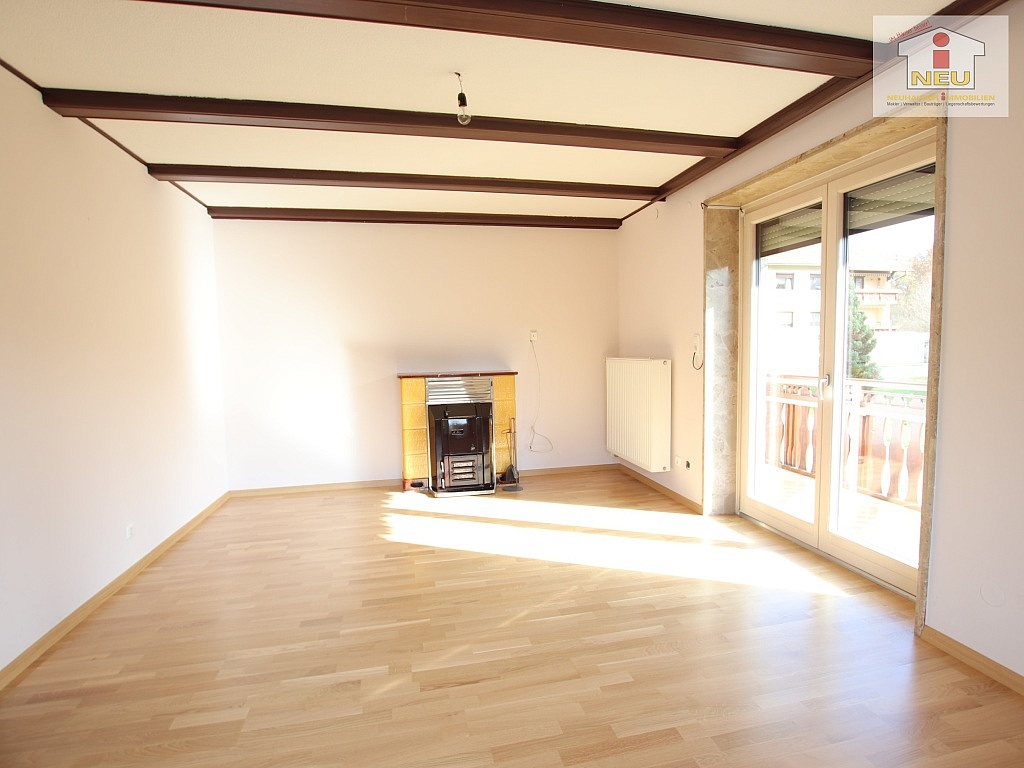 WOHNUNG großem Ausgang - Schöne sanierte 4 Zi Wohnung 100m² mit 570m² Garten und 1 Werkstatt - Rotschitzen