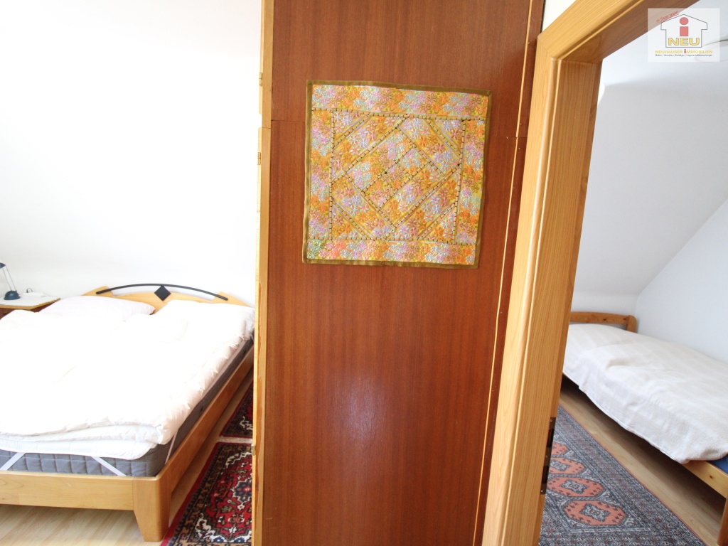Haustüre Armaturen Badewanne - Teilsaniertes 88m² Wohnhaus in Waidmannsdorf - Top Lage