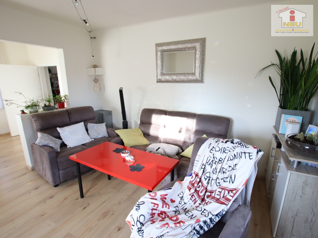 Änderungen vorbehalten Pelletsofen - Nettes 100m² Wohnhaus mit Nebengebäuden/Garagen und 1.090m² schönem Grundstück - Maria Saal