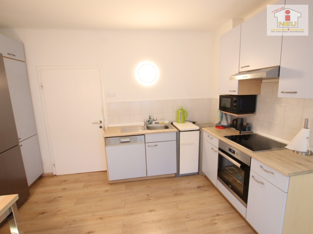 Schönes Windfang sonniges - Nettes 100m² Wohnhaus mit Nebengebäuden/Garagen und 1.090m² schönem Grundstück - Maria Saal
