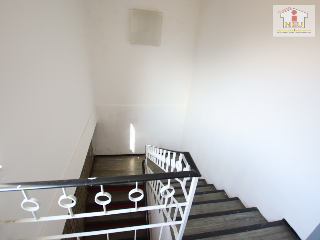 Badewanne Irrtümer jederzeit - Wohn- und Geschäftshaus in Keutschach-Höflein mit 1.892m² Grundstück und 3 Garagen Nähe Rauschelesee
