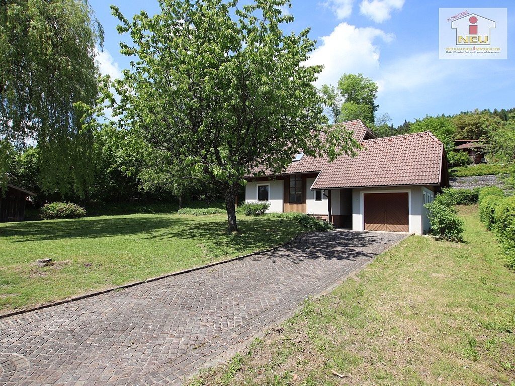 lichtdurchflutetes Elternschlafzimmer Terrakottafliesen - Schönes 112m² Wohnhaus in Velden mit 1527m² traumhaften Grundstück in Superlage
