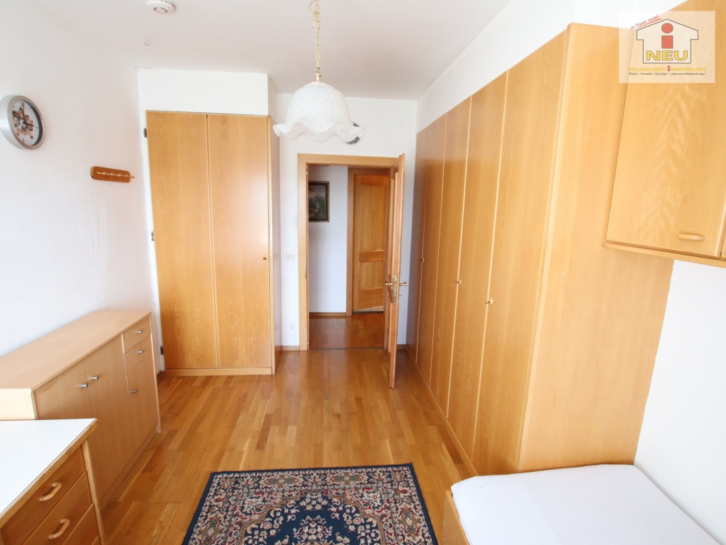 aufgeteilte Schrankraum Abstellraum - 3 Zi Wohnung in Waidmannsdorf in der Lodengasse - Penthouse in Super Aussichtslage