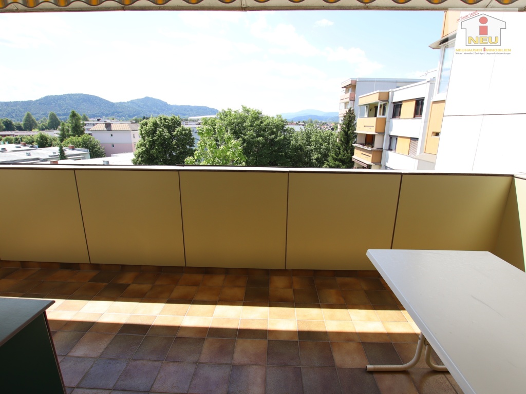Wohnung Westbalkon Warmwasser - 3 Zi Wohnung in Waidmannsdorf in der Lodengasse - Penthouse in Super Aussichtslage