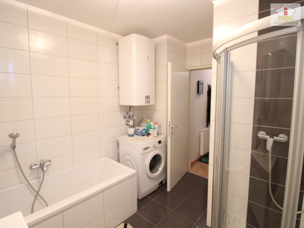 großer Vorraum großes - 3 Zimmer Gartenwohnung im Zentrum von Klagenfurt mit Tiefgarage